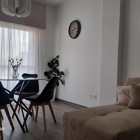 Διαμέρισμα Apartment's *
